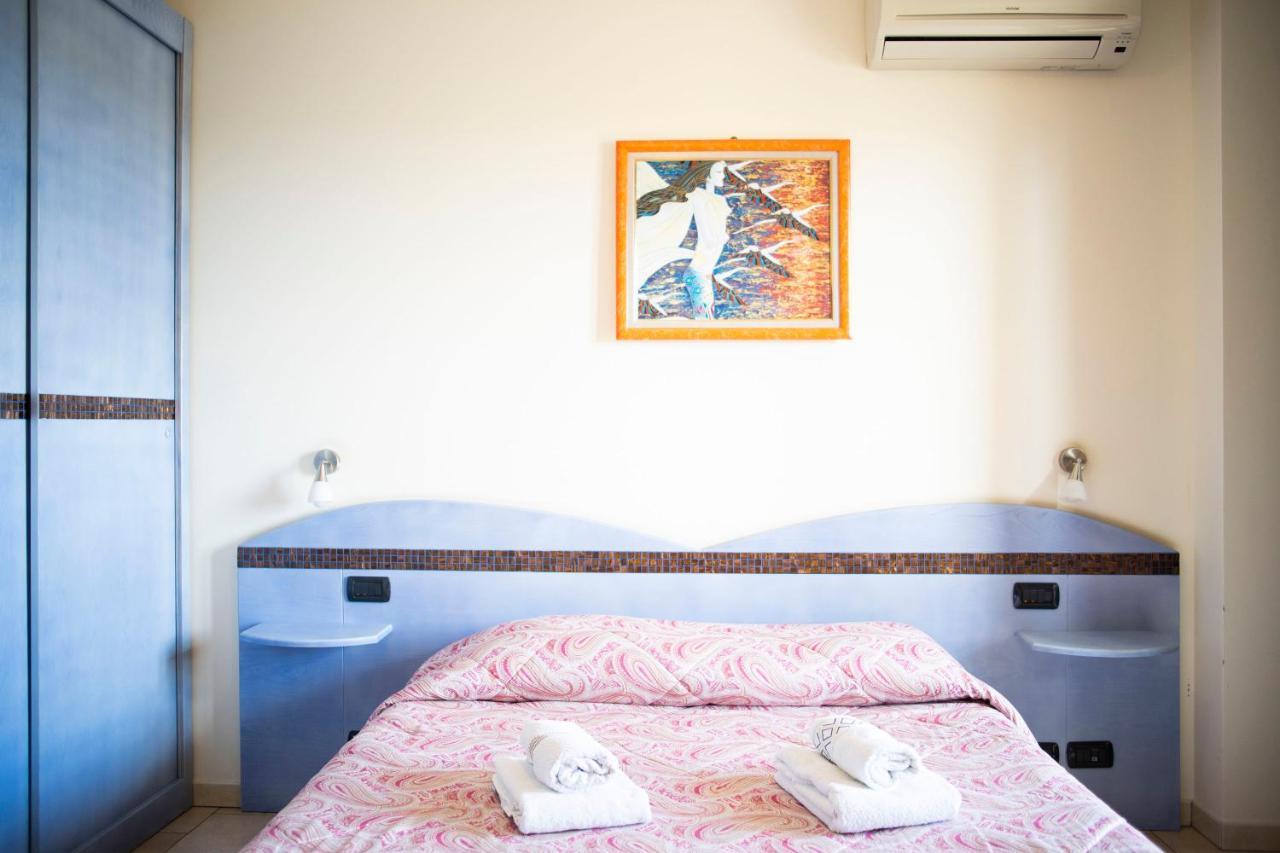 Il Fenicottero Otel Quartu SantʼElena Dış mekan fotoğraf